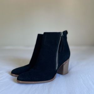 Susina Black Suede Zipper Ankle Bootie | Size 8.5